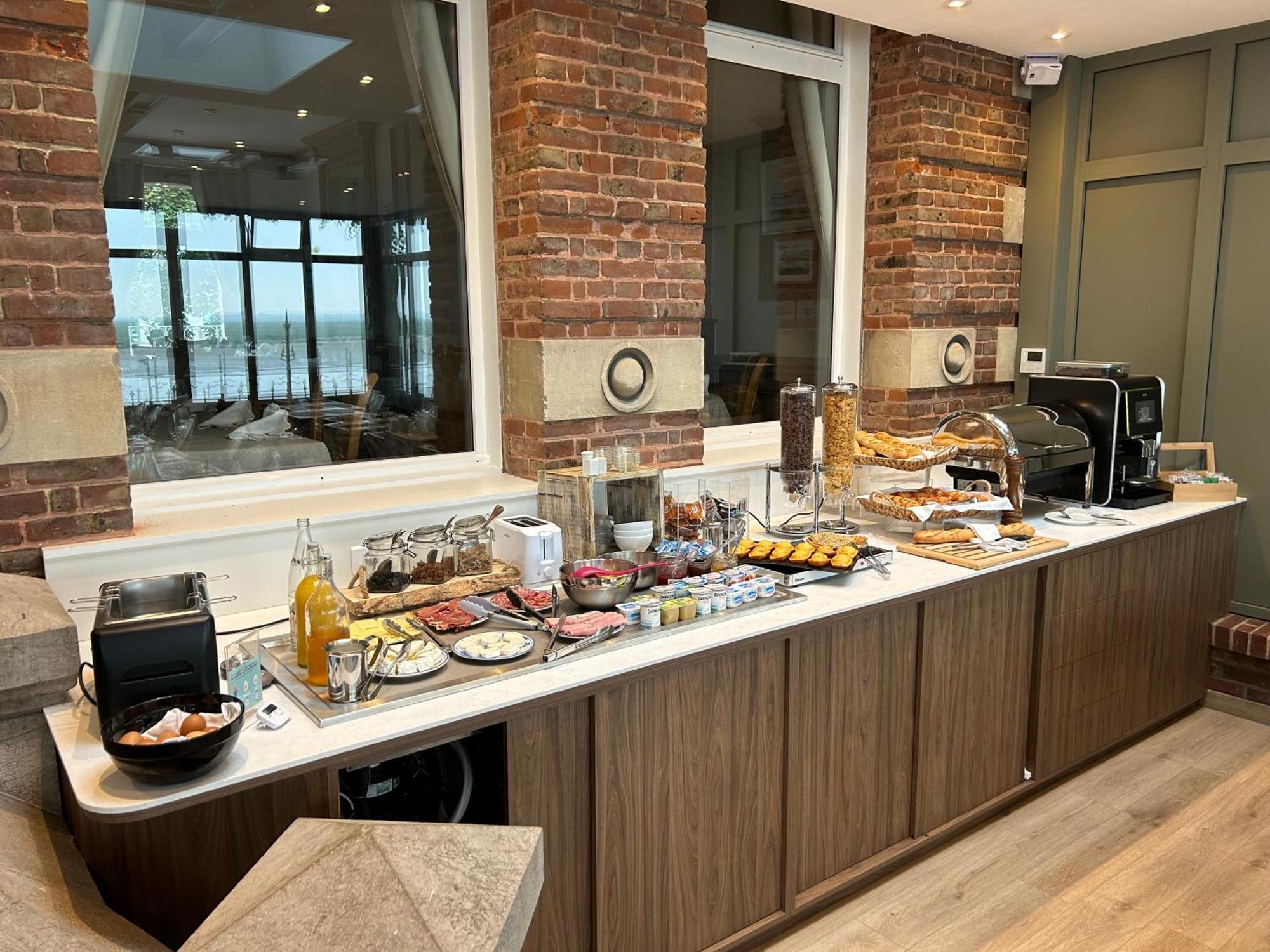Logis Hotel- Restaurant Le Relais Guillaume De Normandy Saint-Valery-sur-Somme Exterior foto